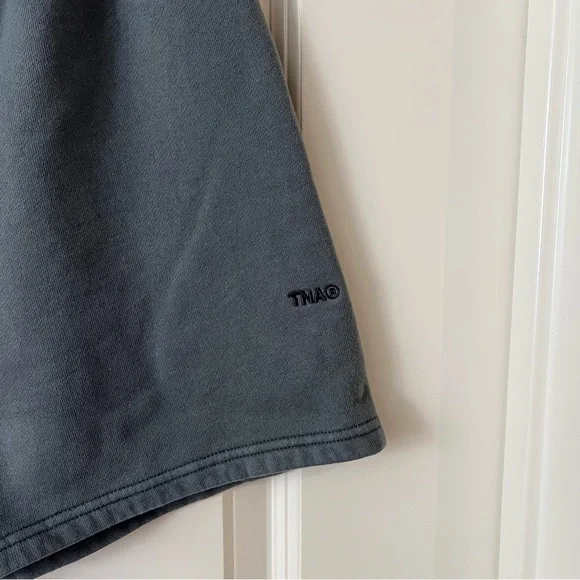 Aritzia TNA Cozy Fleece 3” Sweat Short in Echo Grey - Picture 3 of 4